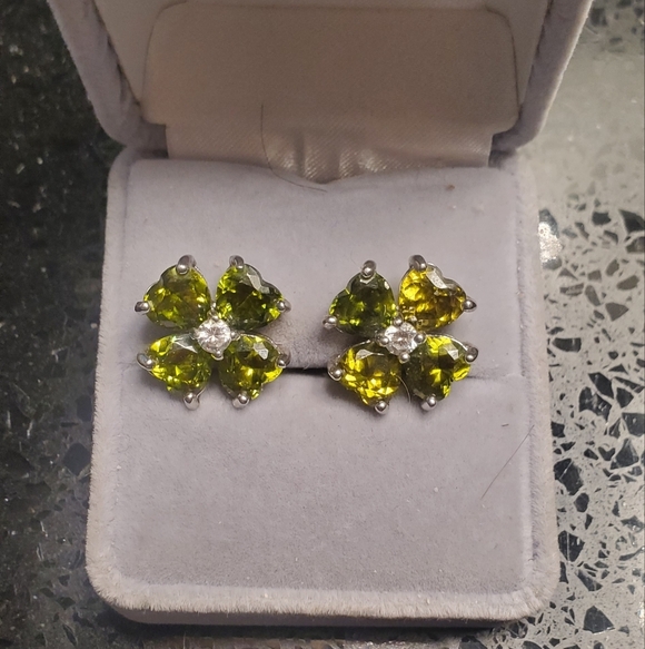 Vintage Peridot & Zircinia Large Gemstone Stud Earrings From Bees London Jewlers - Picture 1 of 4